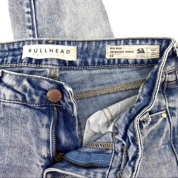 Bullhead Mid Rise Skinny Jeans 23 - Picture 2 of 3